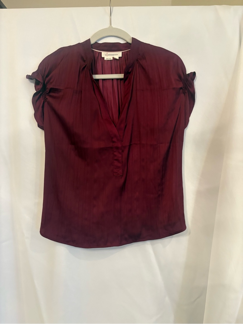 Anthropologie Women's Burgundy Short-Sleeve V-Neck Blouse silk